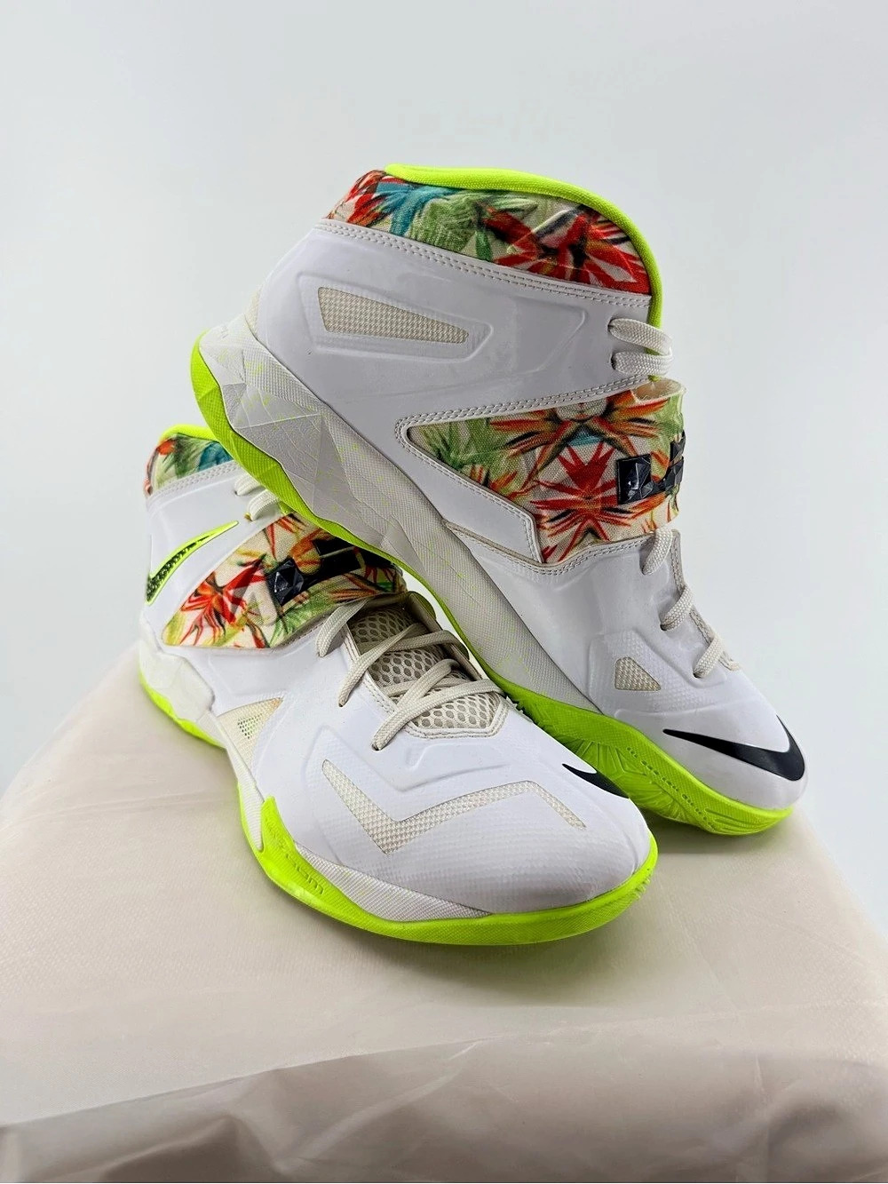 LeBron Kings Pride Size 13M. Condition is Pre-owned. No Box